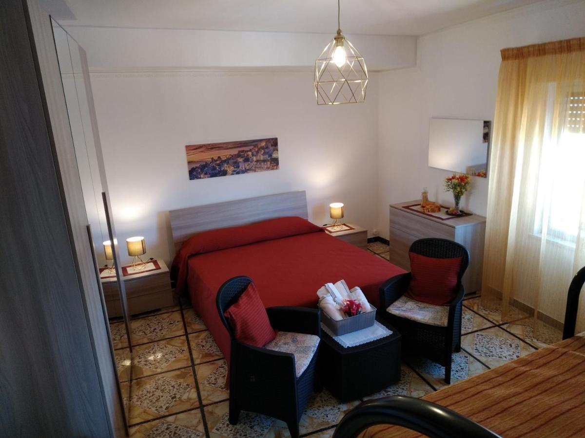 Casa Donna Franca Apartment กัสตีลโยเน ดิ ซิชีเลีย ภายนอก รูปภาพ