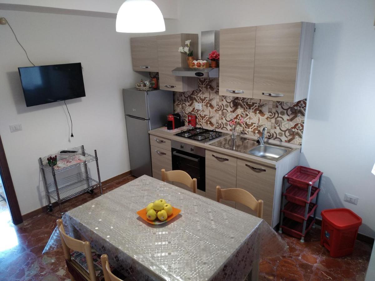 Casa Donna Franca Apartment กัสตีลโยเน ดิ ซิชีเลีย ภายนอก รูปภาพ