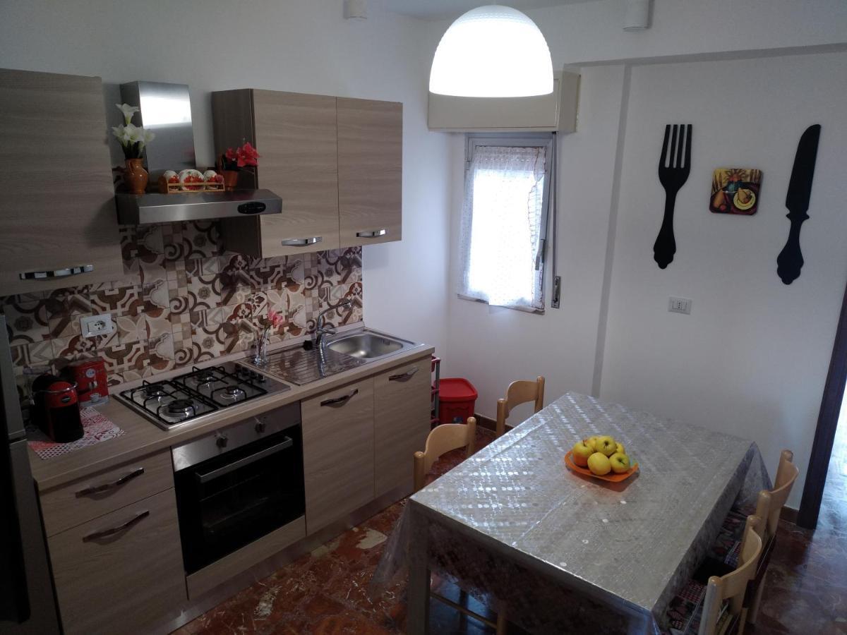 Casa Donna Franca Apartment กัสตีลโยเน ดิ ซิชีเลีย ภายนอก รูปภาพ
